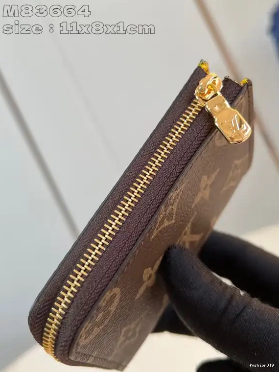 Compact Vuitton Wallet-11*8.5*1.5CM Louis Noa 0420